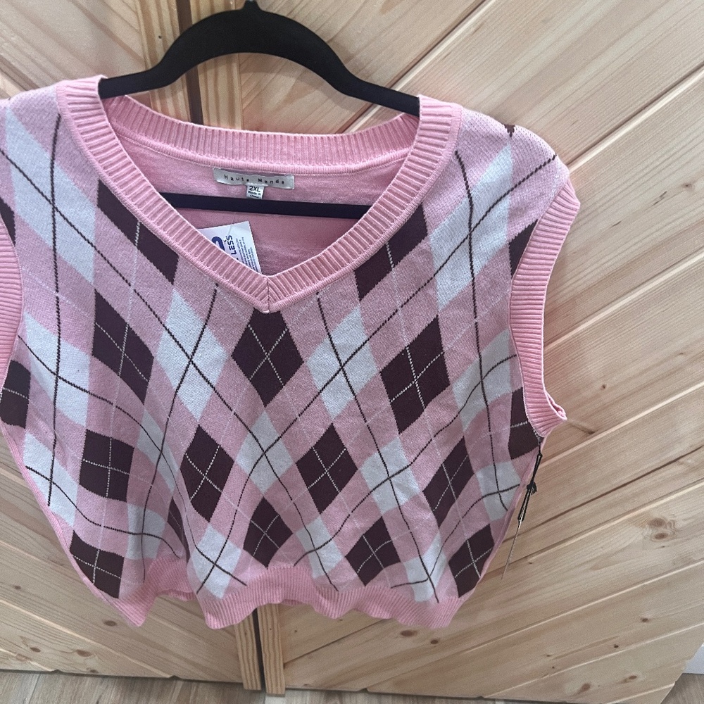 #201 womens sweater vest pink argyle print sz 2x Haute Monde NWT pink & burgundy